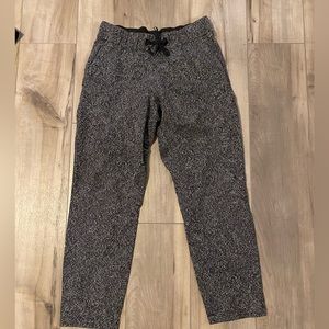 Lululemon On the Fly Pant 25” Size 6